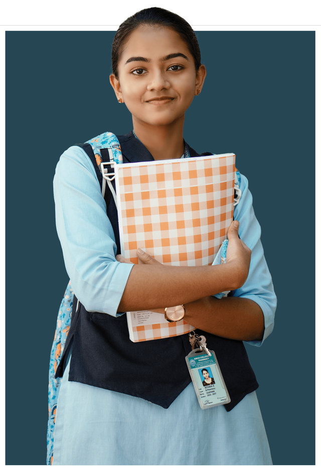 KMCH student in lab